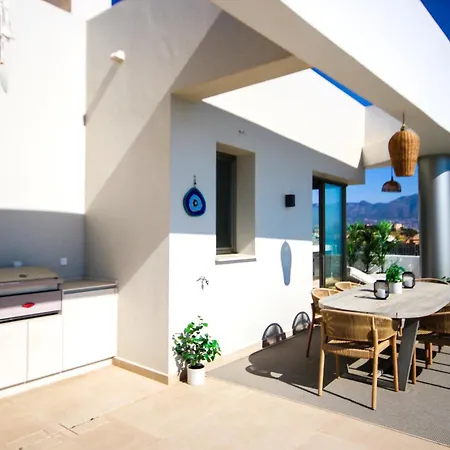 Penthouse, Amazing Sea Views, Plunge Pool And Bbq * 丰希罗拉