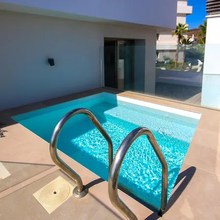 Penthouse, Amazing Sea Views, Plunge Pool And Bbq 아파트