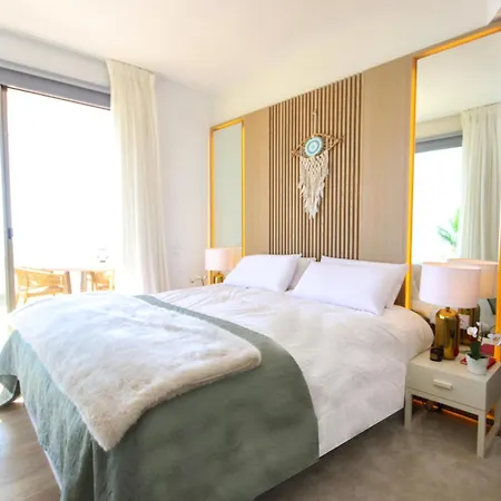 아파트 Penthouse, Amazing Sea Views, Plunge Pool And Bbq *