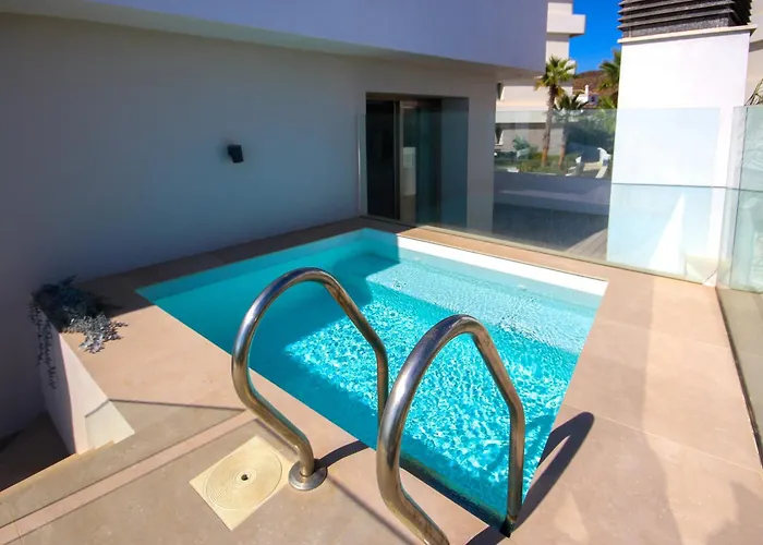 Penthouse, Amazing Sea Views, Plunge Pool And Bbq Apartment